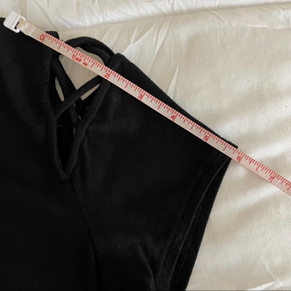 Lulu’s Black Tee Shirt Dress Peekaboo Crisscross Shoulders Size Small - Picture 7 of 9